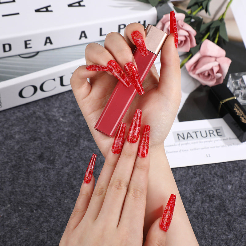 Artificial nails in elegant geometric design Kalsten