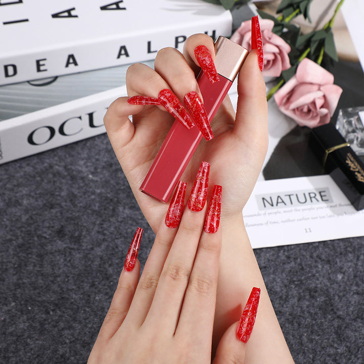 Artificial nails in elegant geometric design Kalsten