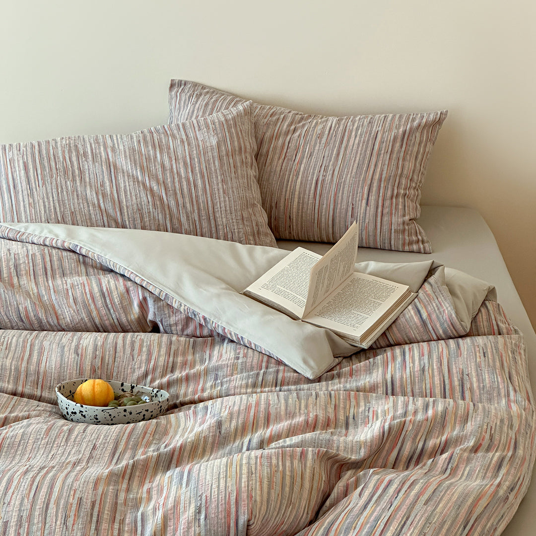 Light bedding set made of cotton-linen blend with fine striped structure and reversible function