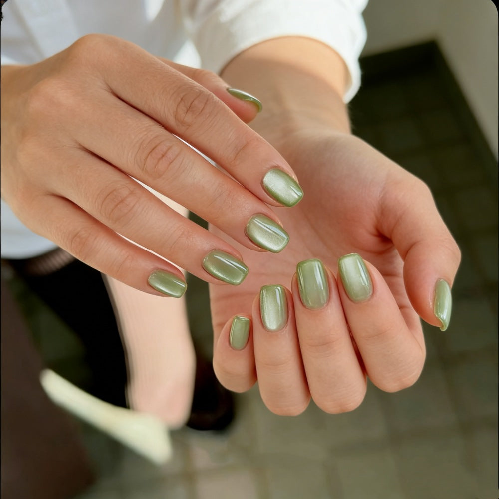 High-Quality Fake Nails in Stylish Gloss Kalsten