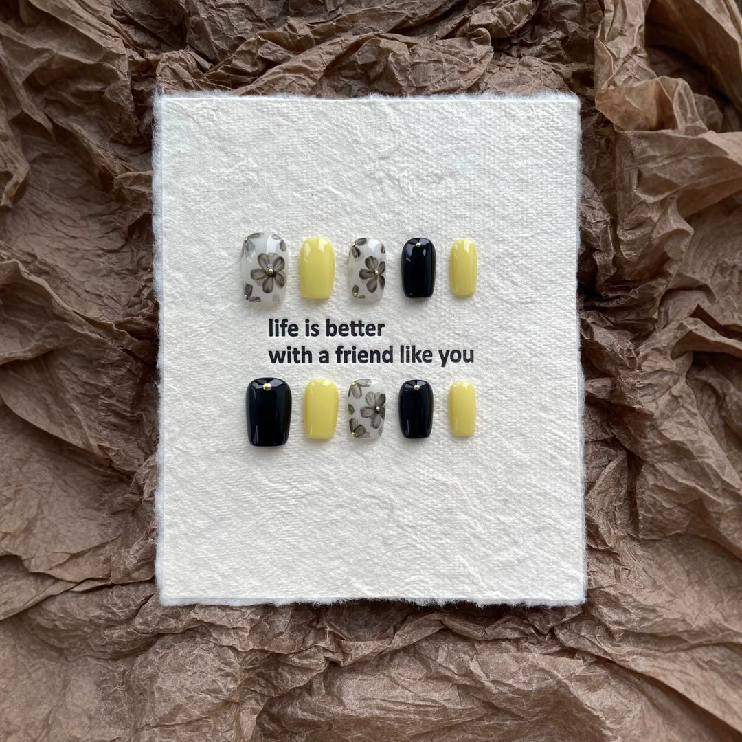Artistic Floral Accent Press-On Nail Set