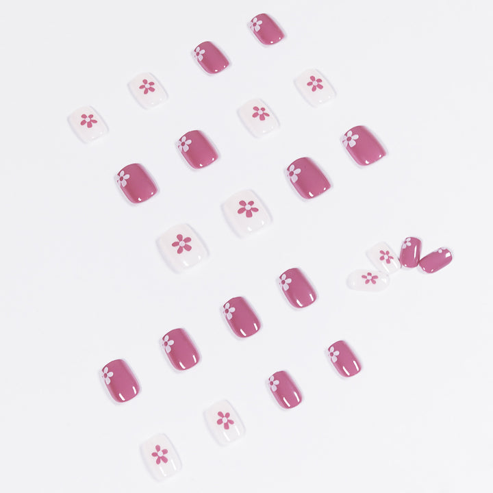 Artful Nail Art with Floral Elements Kalsten