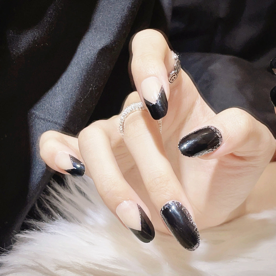 Artistic Press-On Nail Design with Geometric Patterns