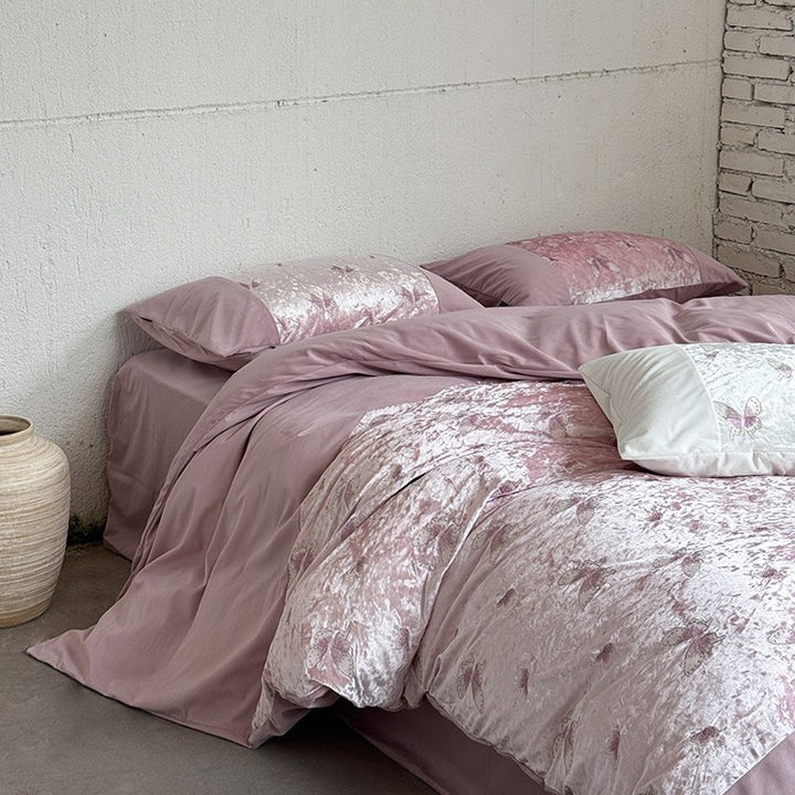 Luxurious velvet bedding set with crushed look and floral relief pattern