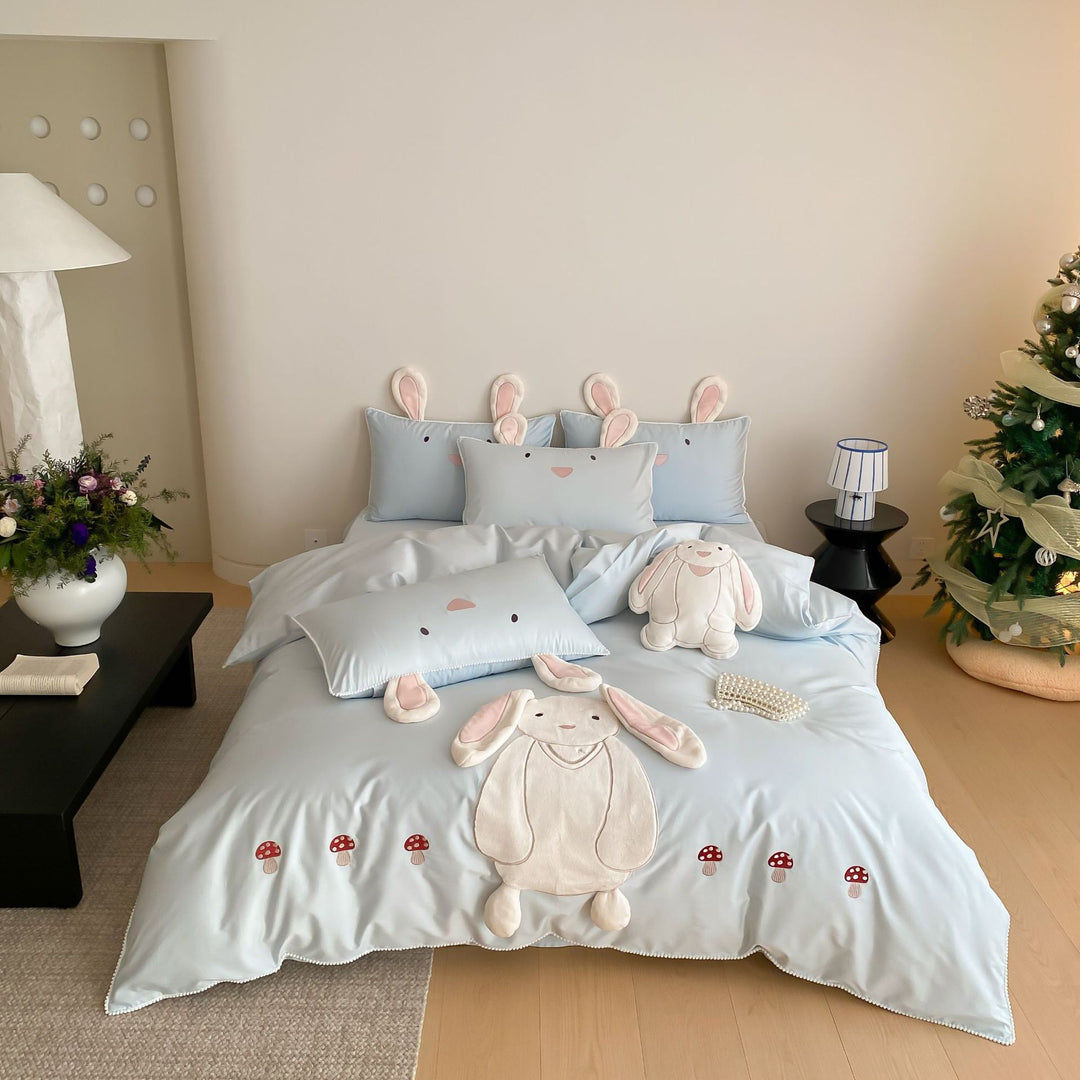 Kids bedding set with 3D bunny appliqué and cuddle pillow
