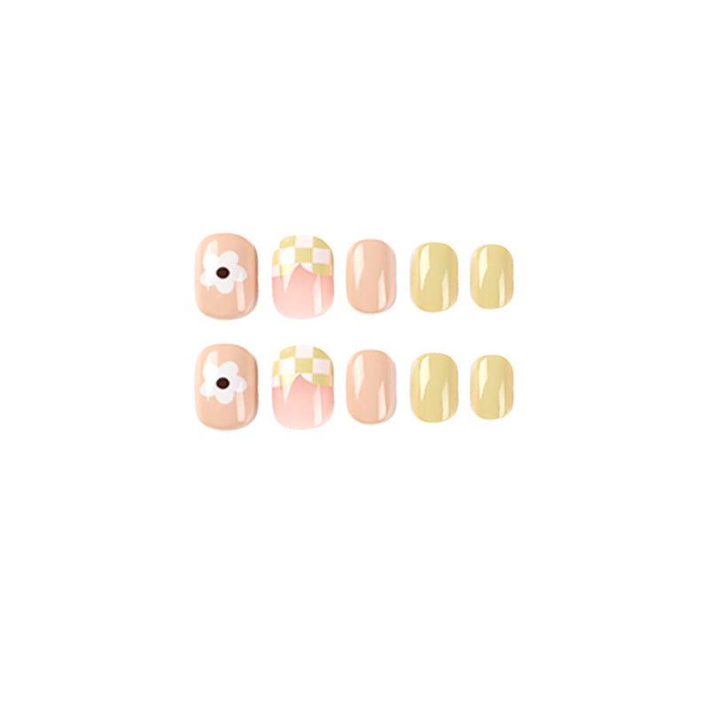 Artful nail art in modern design Kalsten