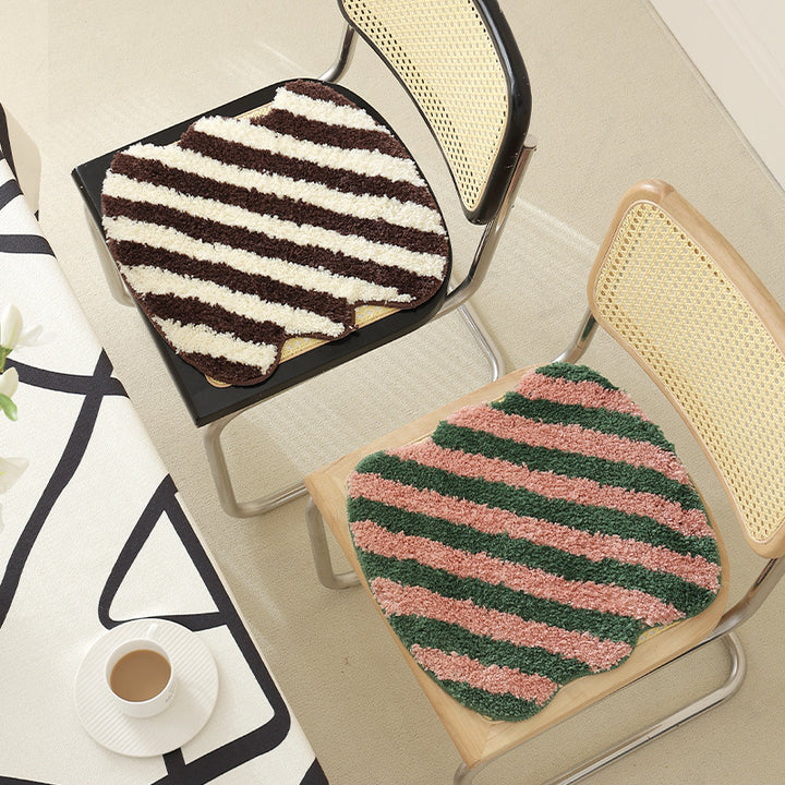 High-pile bath mat rug with diagonal stripe structure and organic shape Kalsten