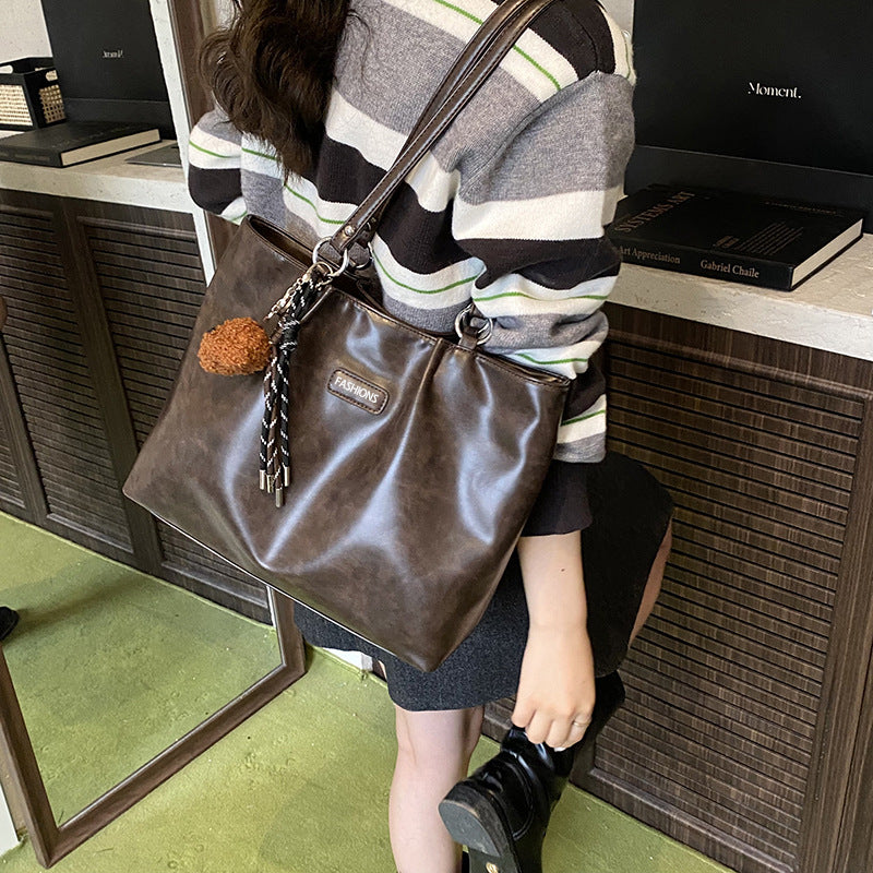 Chic Leather Handbag Kalsten