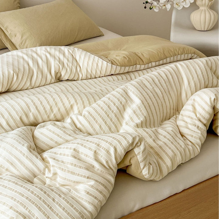 Reversible bedding set made of linen-cotton blend with fine stripe pattern