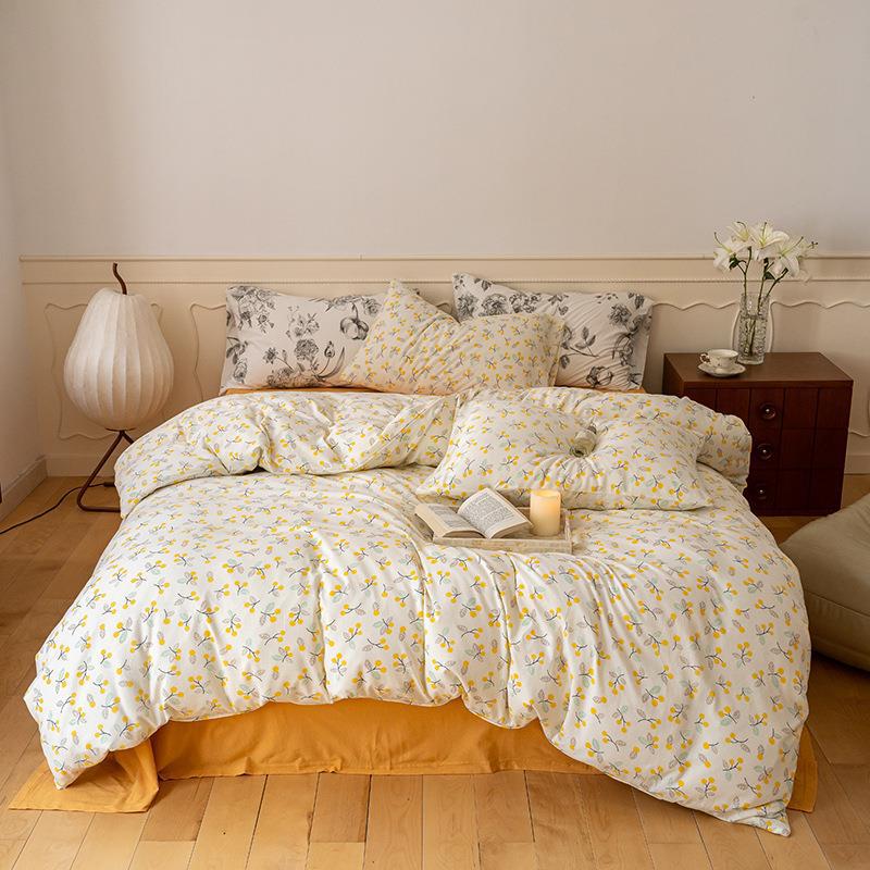 Quilted bedding set with floral vintage look and breathable cotton cover