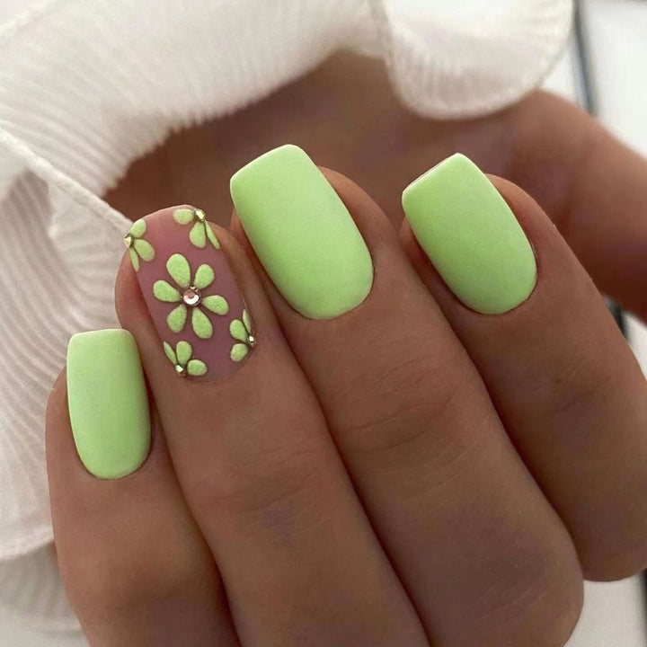 Artificial nails with delicate floral patterns Kalsten