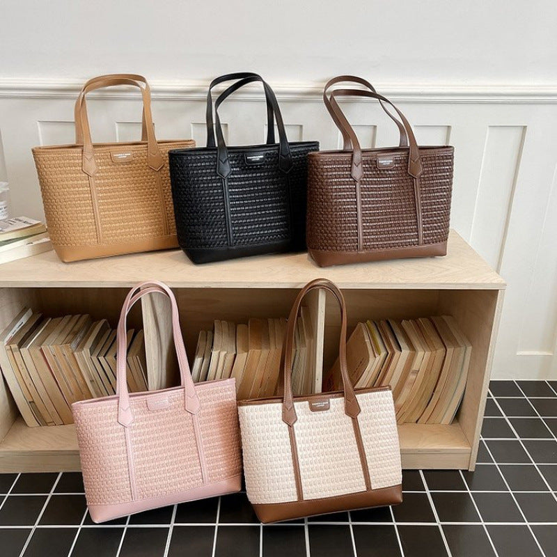 Fashionable tote bag with textured design Kalsten