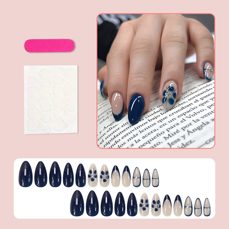 Acrylic nail set with elegant accentuated designs Kalsten