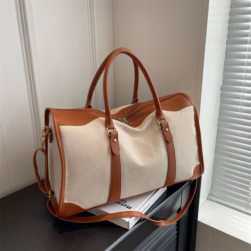 Sporty travel bag with removable shoulder strap Kalsten