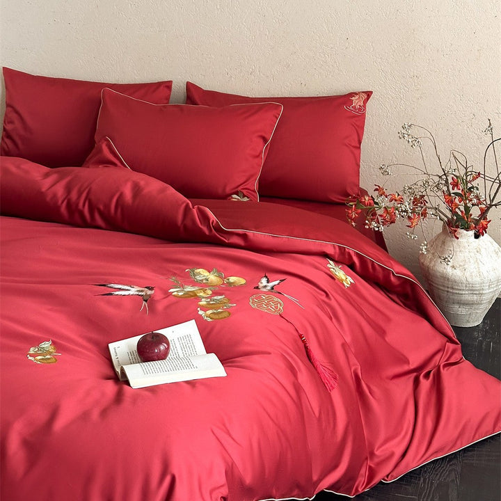 Pure cotton satin bedding set with golden embroidery and ornamental border
