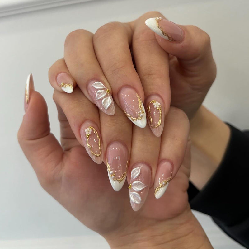 Elegant Press-On Nail Art with Gold Accents Kalsten