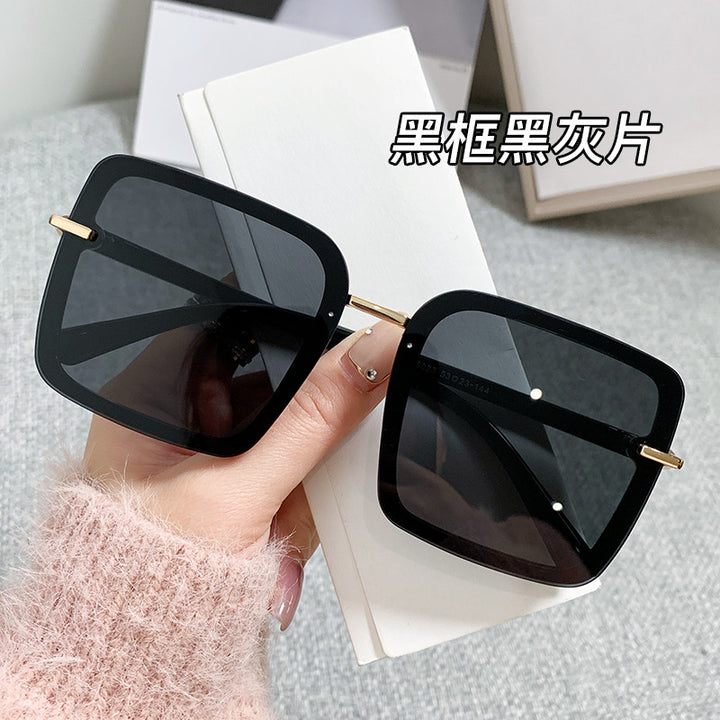 Women's trendy sunglasses in modern square design Kalsten