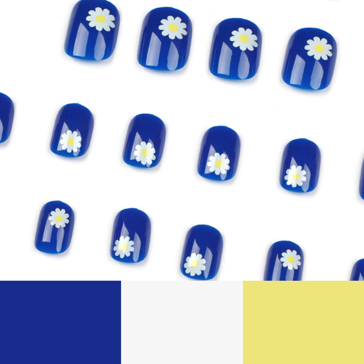 Artful Nail Art with Daisy Design Kalsten