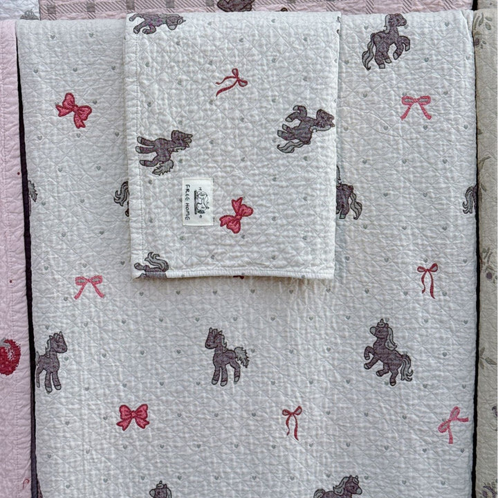 Ladies cuddly blanket with cute horse motif Kalsten