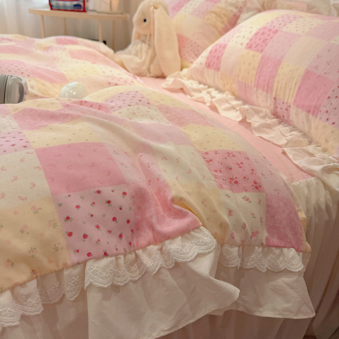 Luxurious cotton bedding set with ruffle and delicate floral print