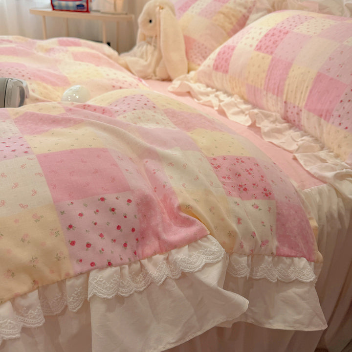 Luxurious cotton bedding set with ruffle and delicate floral print