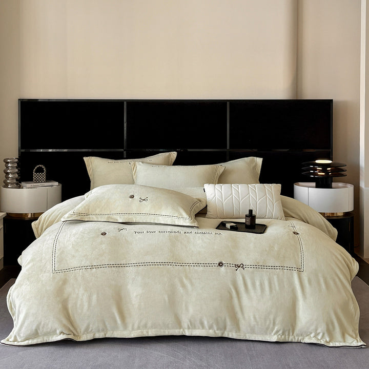High-pile microfiber bedding set with embroidered button and decorative seam