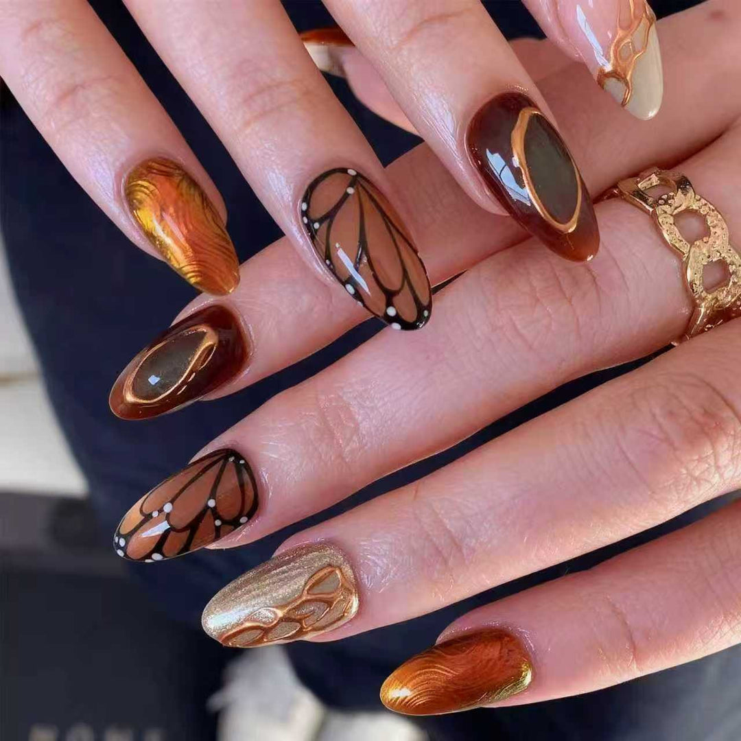 Artificial nail set with elegant gold and black design Kalsten