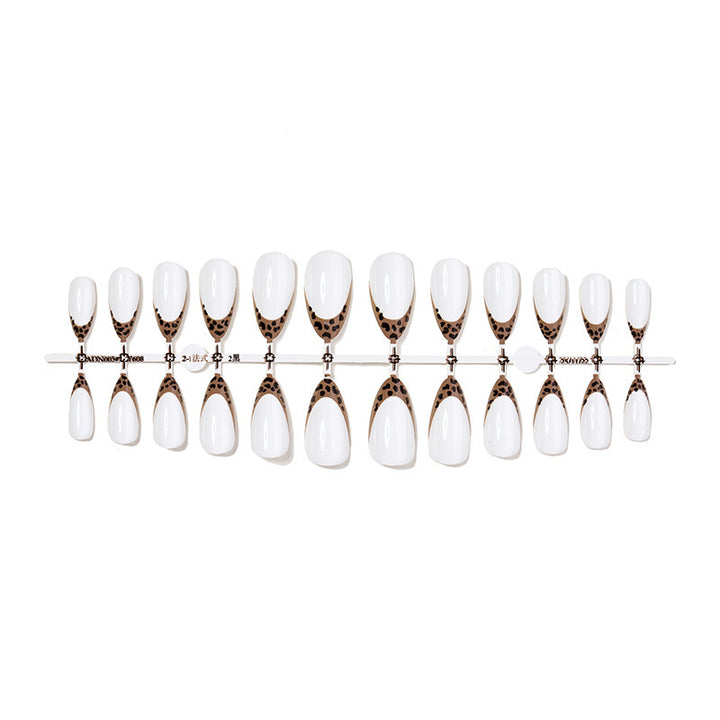 Artificial nail set with elegant design elements Kalsten