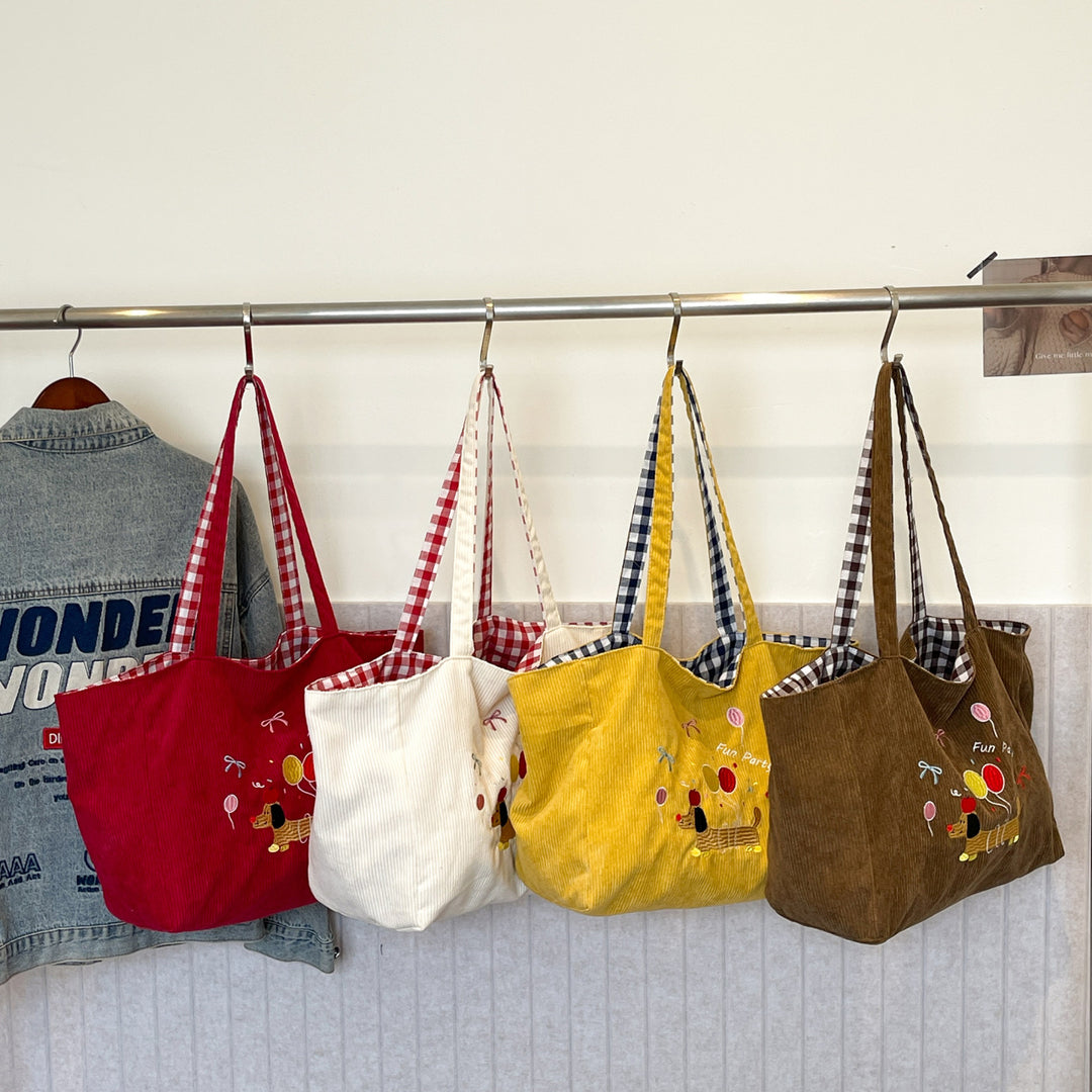 Cotton bag with playful dog motif Kalsten