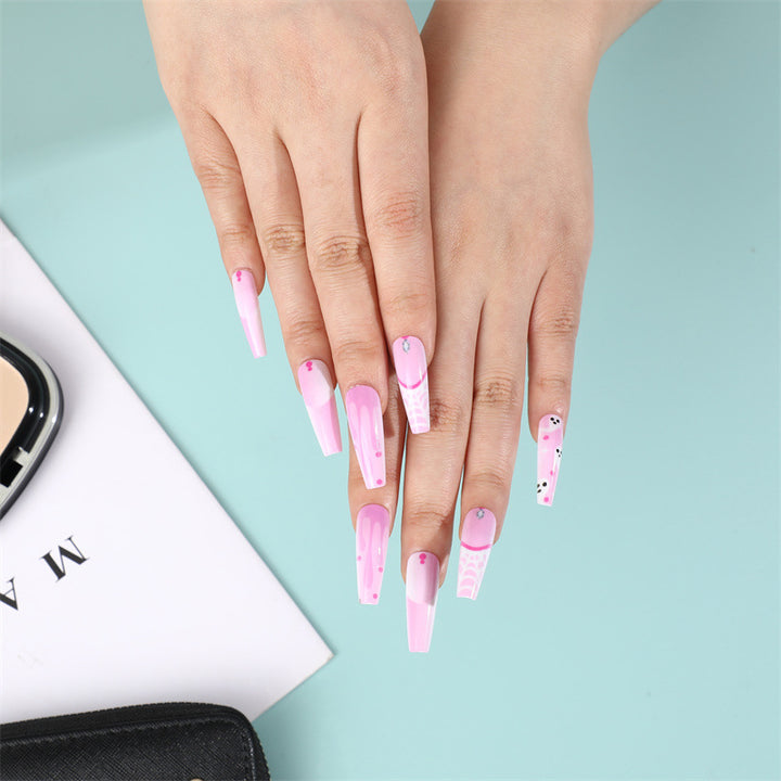 Artificial nails in a modern and elegant design Kalsten
