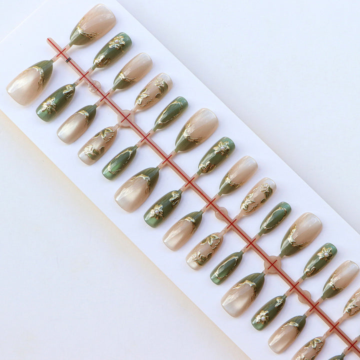 Floral Design Elegant Press-On Nail Set