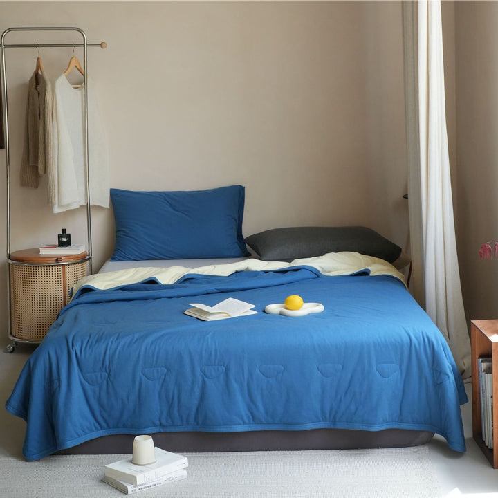 Bedding set made of breathable cotton percale with light stonewash