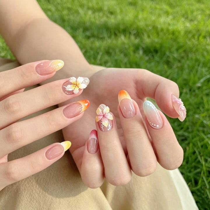 Creative Nail Art with Floral Details Kalsten