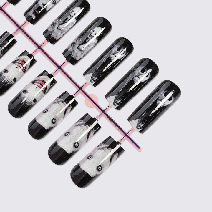 Creative nail art set with spooky design motifs Kalsten
