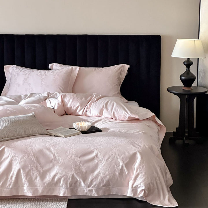 Reversible cotton satin bedding set with fine structure and hotel closure