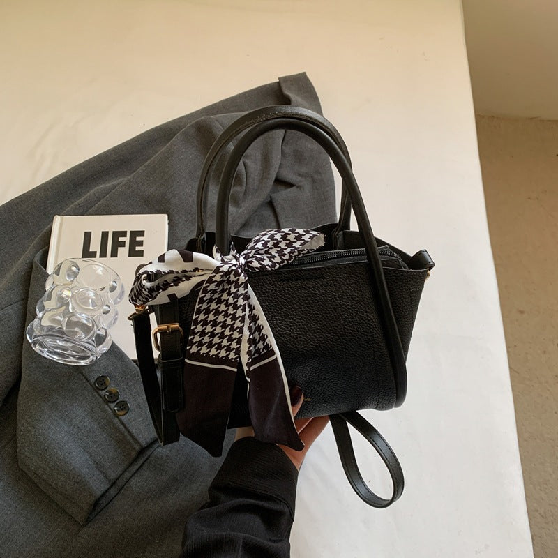 Fashionable Structured Handbag Kalsten