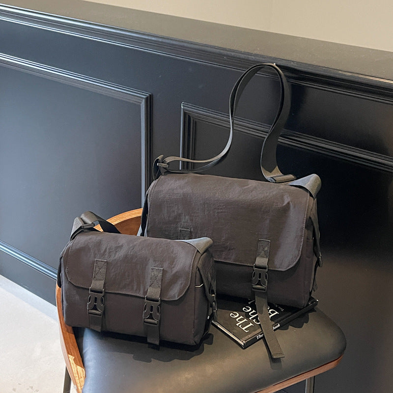 Modular shoulder bag with unique fastening system Kalsten