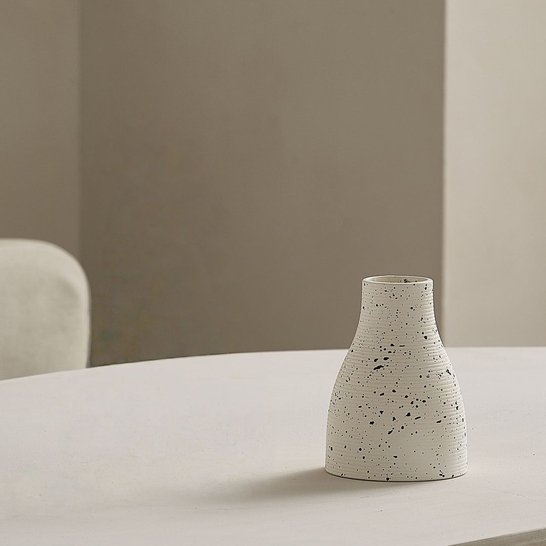 Elegant and Artistic Ceramic Vase Kalsten