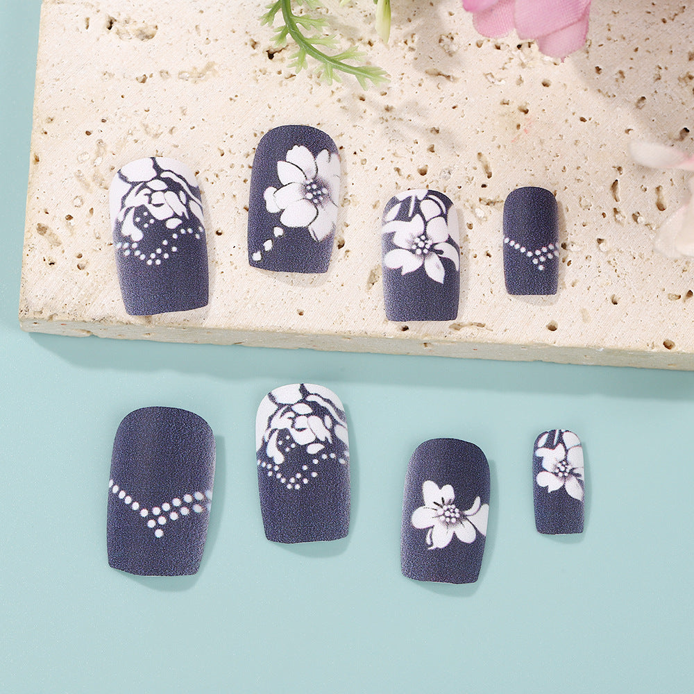 Artificial nails with elegant floral designs Kalsten