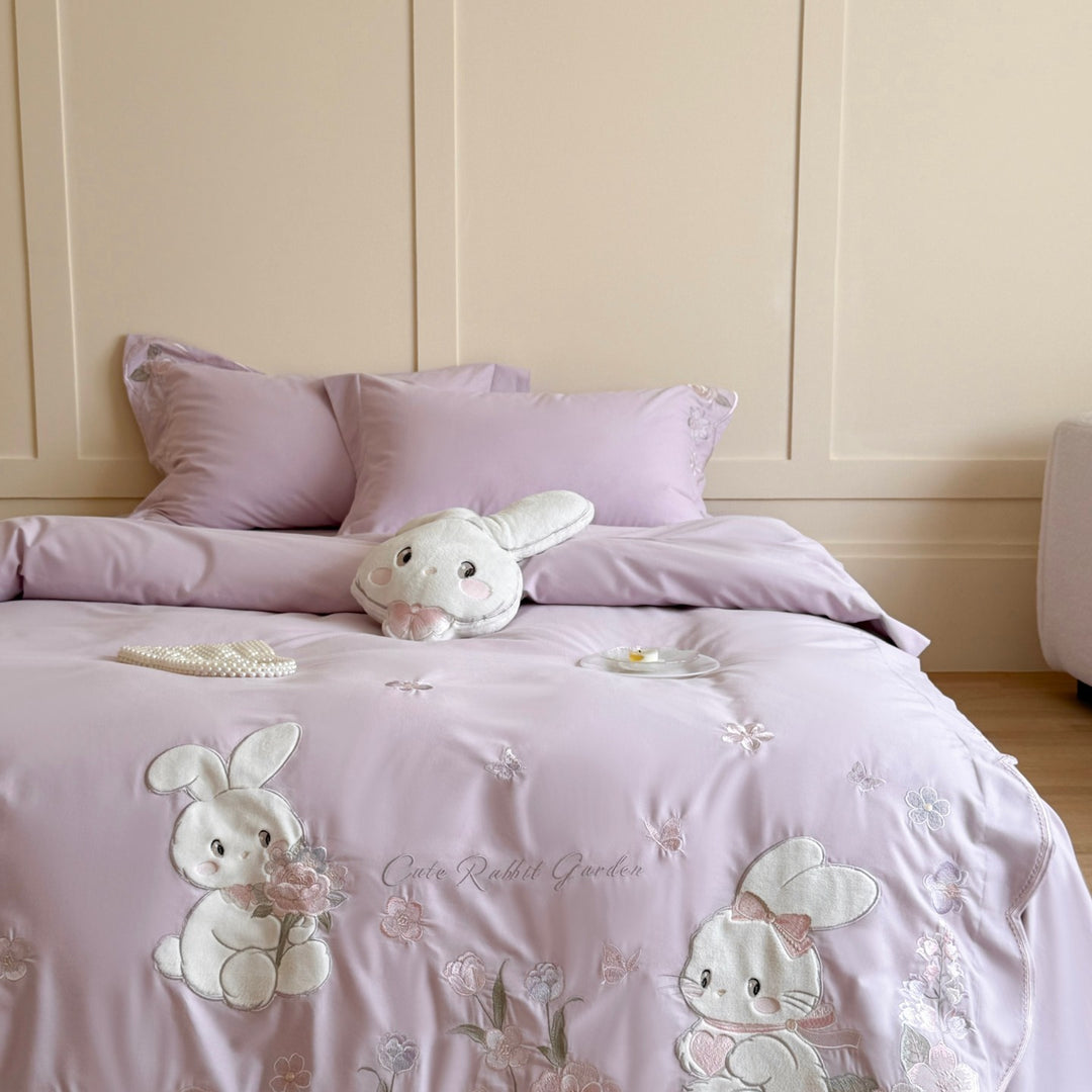Children's bedding set with embroidered bunny appliqués, plush pillow and extra soft cotton satin