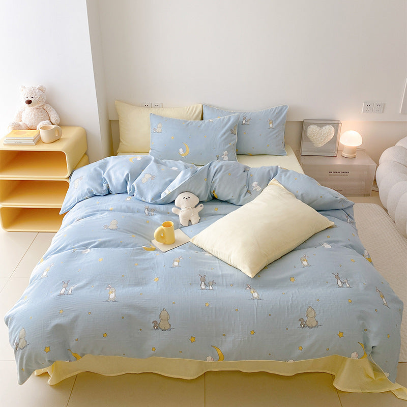 Playful bed linen set made of cotton percale with peach print and reversible function