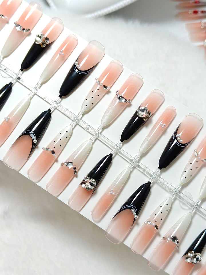 Elegant Artificial Nails with Glitter Accents and Fashionable Design Kalsten