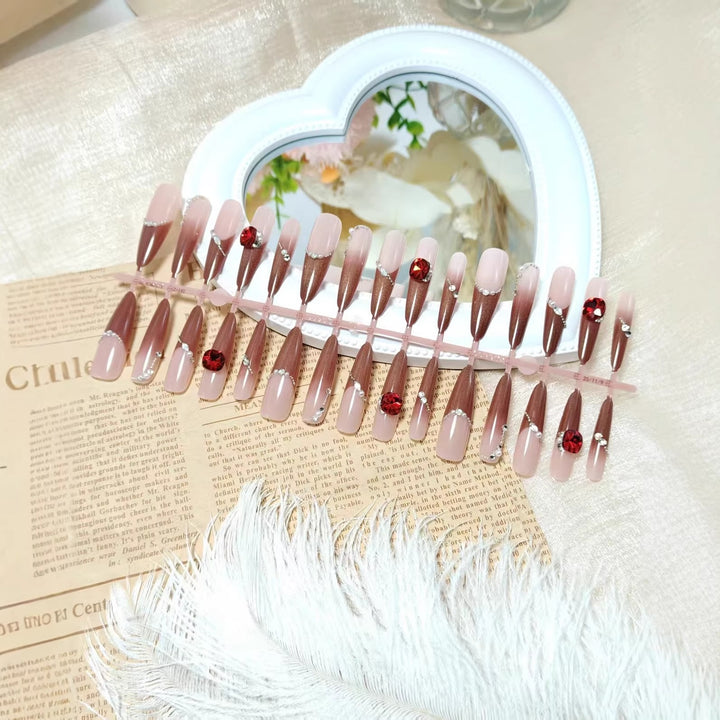 Artificial nails with luxurious 3D decorations and glamorous accents Kalsten