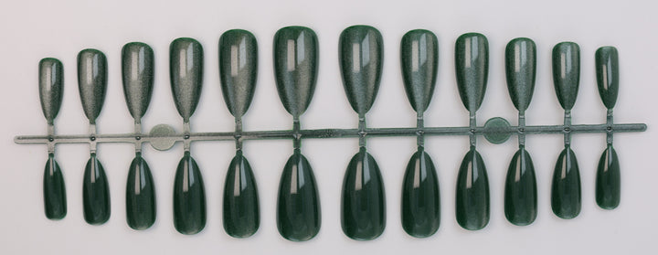 Artificial nail set with shimmering designs Kalsten