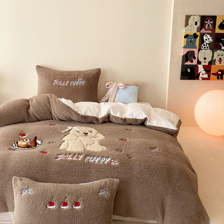 Teddy-fleece bedding set with flower embroidery and reversible design