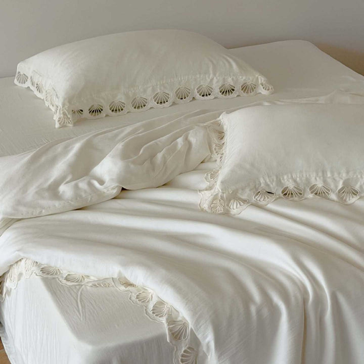 Bedding set made of organic cotton with cutwork borders