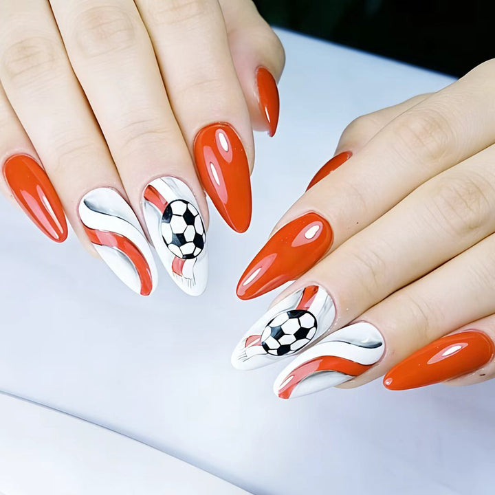 Sporty Soccer-Themed Nail Art Kalsten