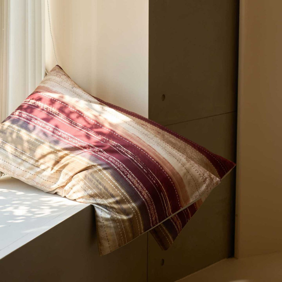 Luxurious bedding set made of jacquard satin with ruffles and floral pattern