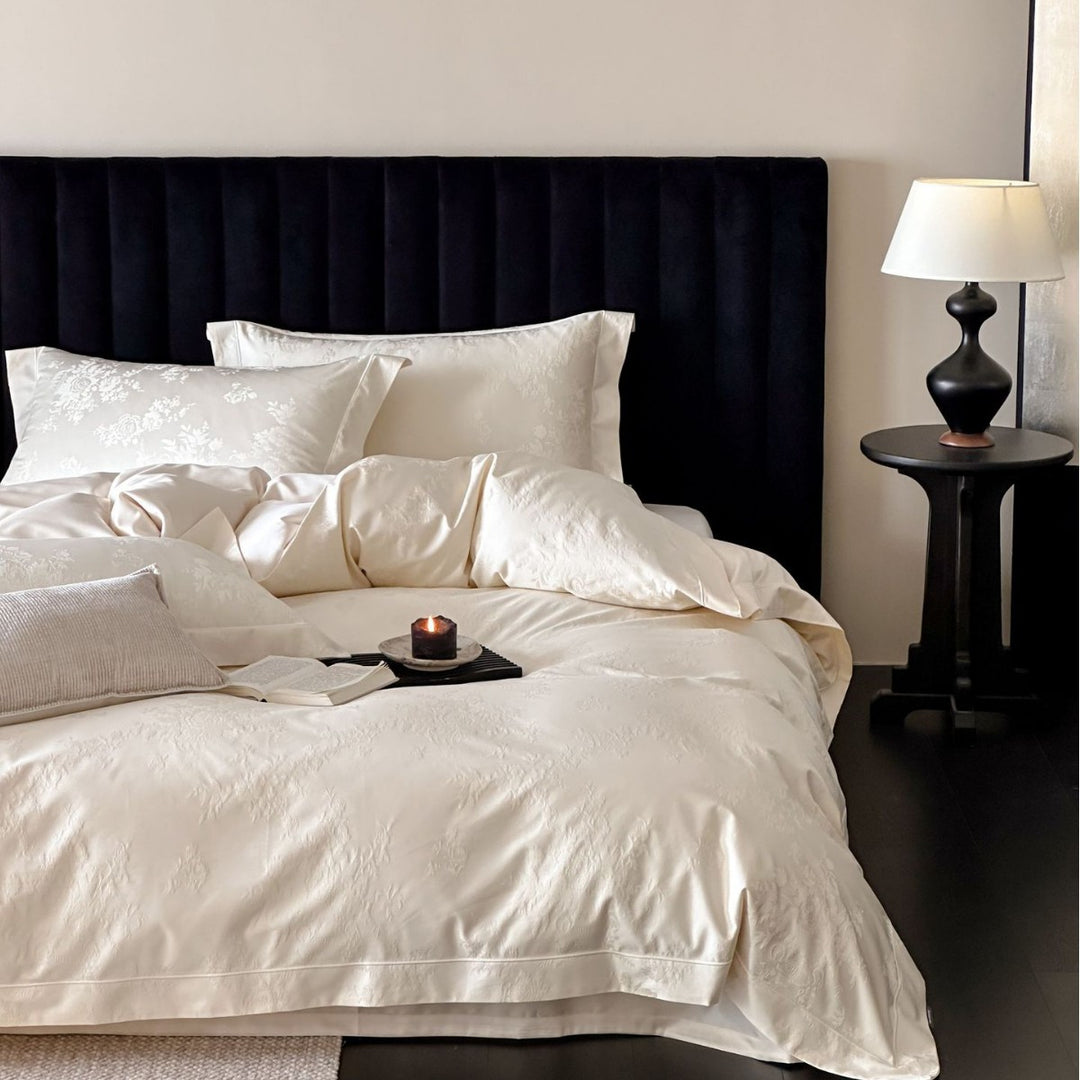 Reversible cotton satin bedding set with fine structure and hotel closure