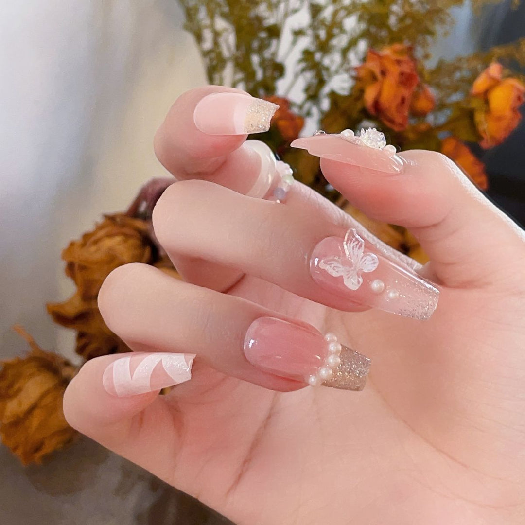 Artistic Floral-Embellished Press-On Nail Set